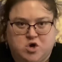 Tertaay Desnuda