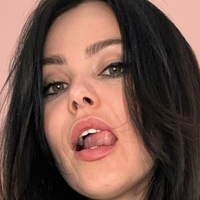 Vikki Blows Desnuda