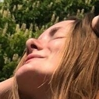 Yogiicil Desnuda