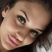 Zayna Charm Desnuda