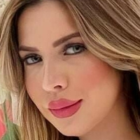 Zina Esghaier Desnuda